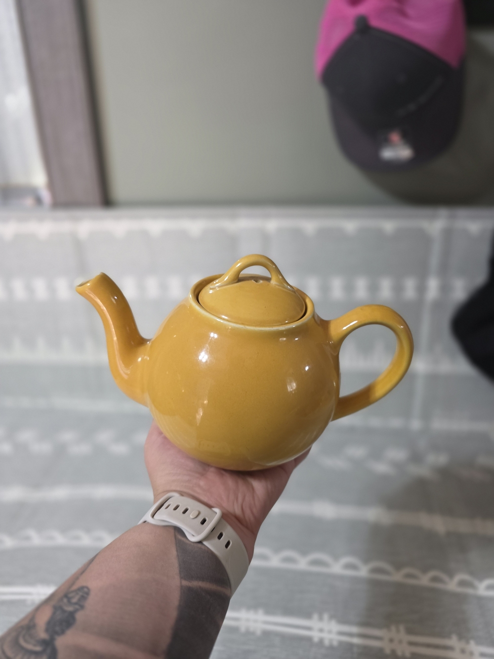 Vintage Lipton Mustard Yellow Ceramic Teapot - Picture 1 of 3